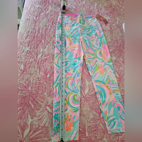 NWT Lilly Pulitzer UPF 50 Luxletic 24" High Rise Weekender Midi Legging NwT - Picture 12 of 13